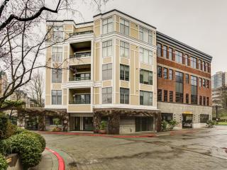 1730 Harbor Way, Portland OR  97201-5100 exterior