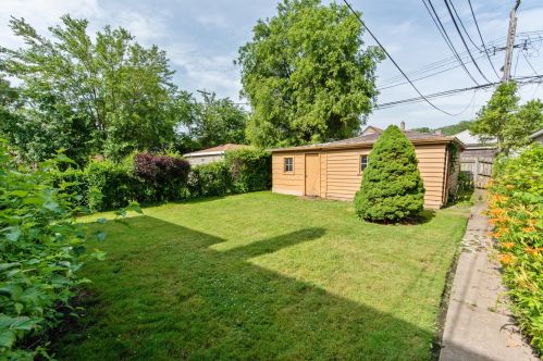 8748 Dorchester Ave, Chicago IL 60619-7010 exterior