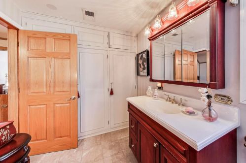 6207 Moody Ave, Chicago IL 60638-4313 exterior