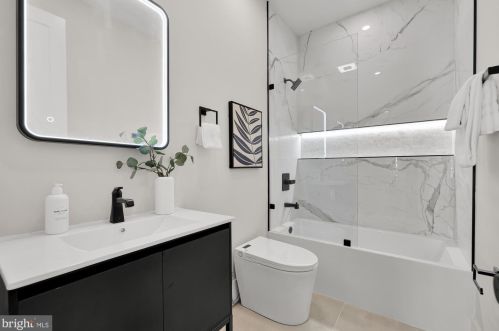 304 T St, Washington DC 20001-1842 exterior