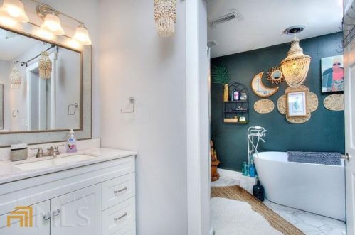 4495 Kent Rd, Atlanta GA  30337-5205 exterior