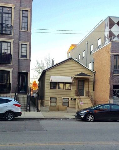 1428 Grand Ave, Chicago, IL 60642-6331