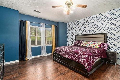 585 Shore Rd, Lithonia GA  30058-5990 exterior