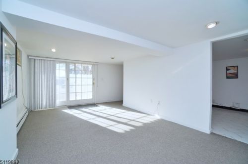 80 Howard St, Perth Amboy NJ 08861-1525 exterior