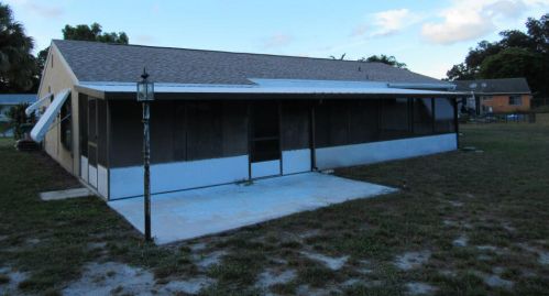 281 Kimball Cir, Fort Pierce FL 34953-6289 exterior