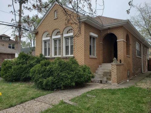 7115 Mozart St, Chicago, IL 60629-3028