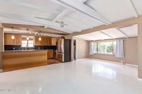 1211 Forgeus Ave, Tucson AZ  85716-3831 exterior