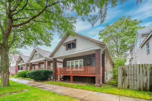 2016 93rd St, Chicago IL  60617-3726 exterior