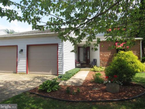 30 Karen Ct, New Castle, DE 19720-5172