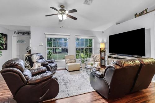 3780 8 Ave, Naples FL 34102-6842 exterior