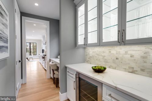 4700 25th St, Arlington VA  22207-3519 exterior