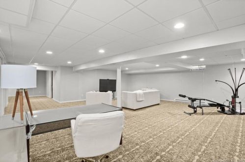 31 New Canaan Rd, Wilton CT 06897-3311 exterior