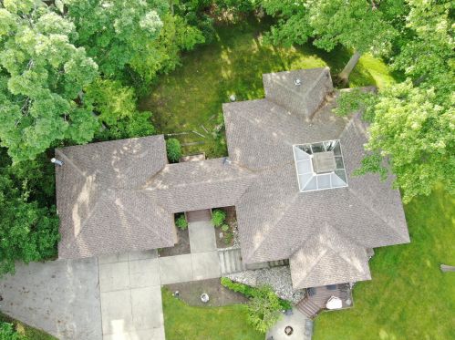 300 Cir Dr, Meskegon MI 49445-2712 exterior