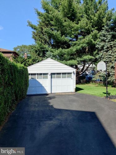 39 Logan Ave, Manor PA 19036-1810 exterior