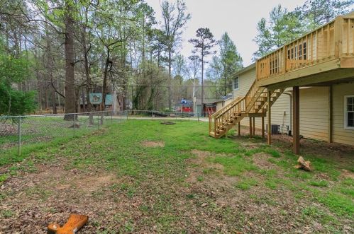 645 Lk Dr, Lithonia GA 30039-6634 exterior