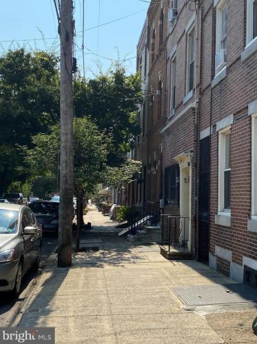 742 Carpenter St, Philadelphia PA 19146-2511 exterior