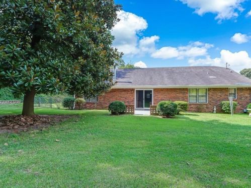 1028 Holly Dr, Gainesville GA 30501-2115 exterior