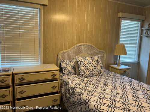 8 Danby Pl, Point Pleasant Beach NJ  08742-5620 exterior