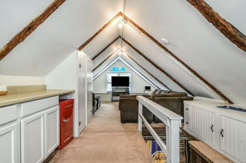 81 Clark St, Milford CT 06460-3202 exterior