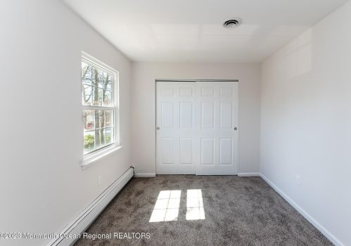 523 Holmes Ave, Lacey NJ  08731-1509 exterior