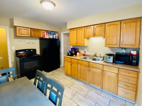 3919 69th St, Milwaukee, WI 53220-2409