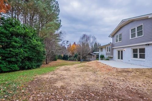 2821 Christopher Ct, Atlanta GA exterior