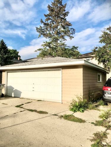 8129 Beckett Ave, Milwaukee WI 53218-4655 exterior