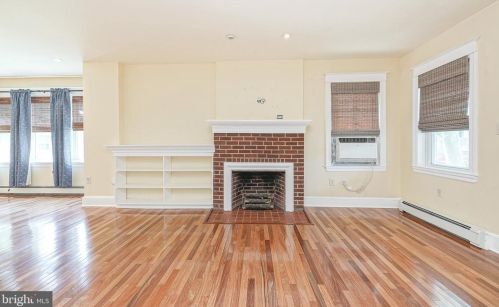 7017 Glenloch St, Philadelphia PA 19135-2223 exterior