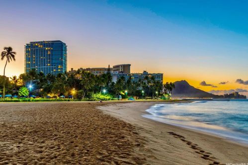 223 Saratoga Rd, Honolulu HI  96815-1942 exterior