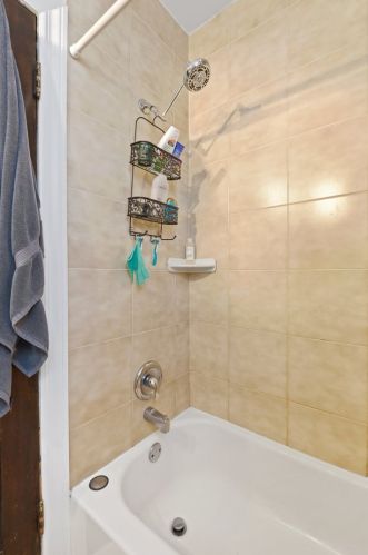 1702 Wolcott Ave, Chicago IL 60636-2126 exterior