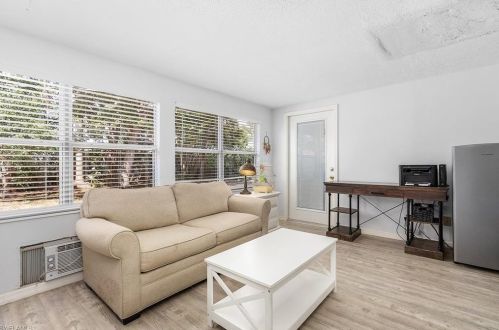 1261 12 Ave, Naples FL 34120-3454 exterior