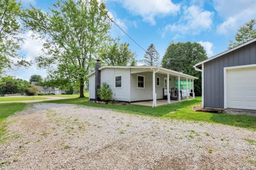 4306 Blacks Rd, Hebron OH 43025-9016 exterior