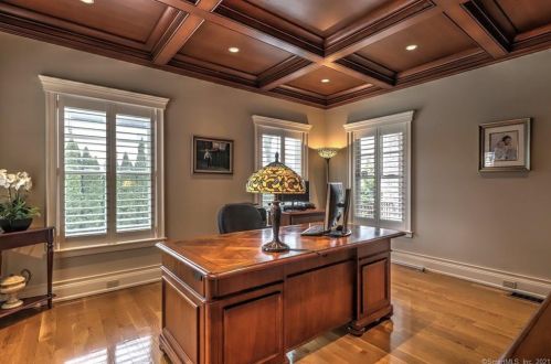 20 Governors Ave, Milford CT 06460-3439 exterior