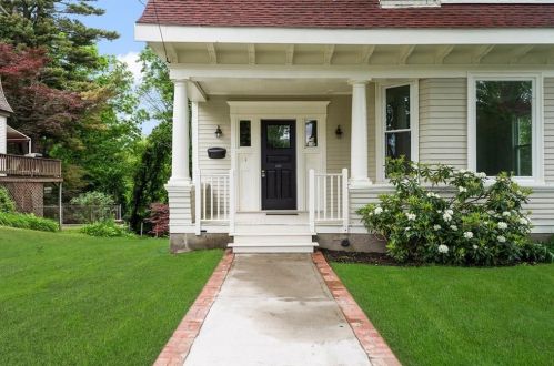 120 Highland St, Woonsocket, RI 02895-1834