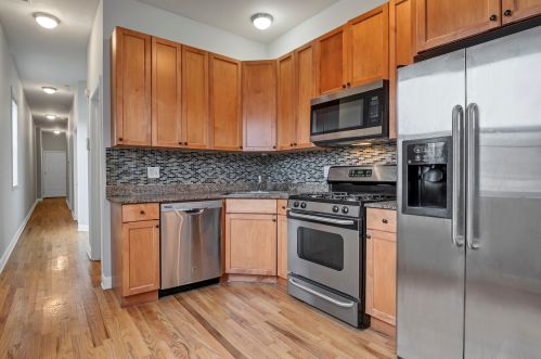 2448 Harrison St, Chicago, IL 60612-4087