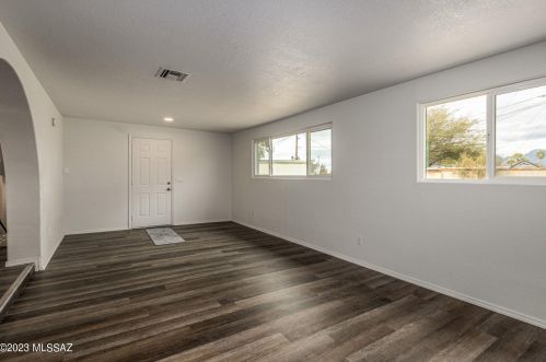 8189 20th St, Tucson AZ  85710-5960 exterior