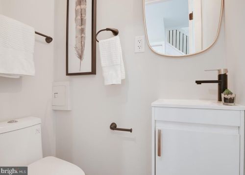 617 18th St, Washington DC 20020-6812 exterior