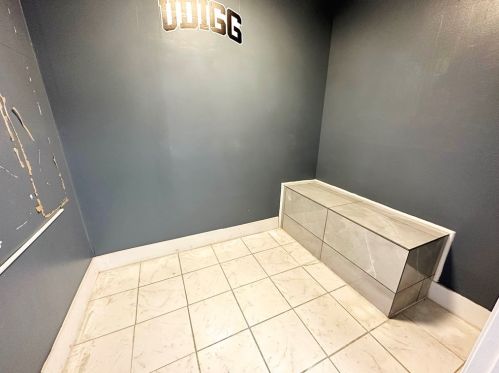 1906 Brownsville Rd, Pittsburgh PA 15210-4204 exterior