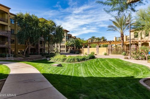 5350 Deer Valley Dr, Phoenix AZ  85054-4126 exterior