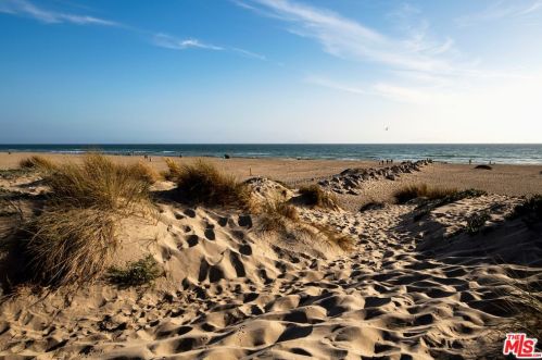 5540 5th St, Oxnard CA 93035-3807 exterior