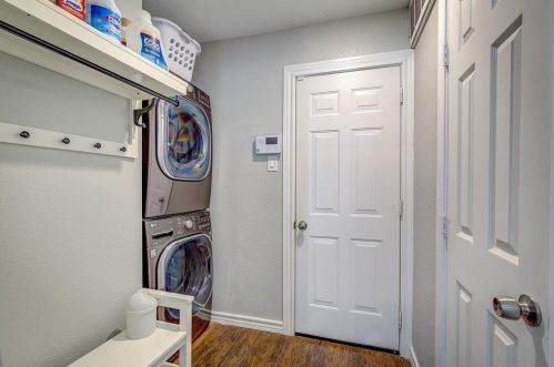 3249 Chapel Downs Dr, Dallas TX  75229-5836 exterior