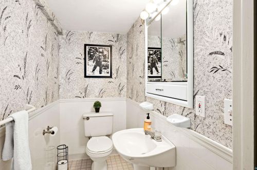 4830 Wyoming St, Duluth MN 55804-1242 exterior