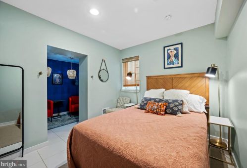 1303 Hope St, Philadelphia PA 19122-3231 exterior