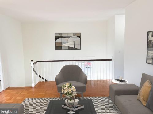 1605 Fitzgerald Ln, Alexandria VA  22302-2004 exterior