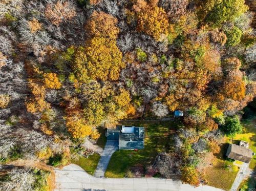 39 Tra Mart Dr, Uncasville CT  06382-1115 exterior