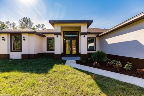 3496 16th Ave, Naples, FL 34117-9157