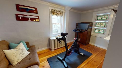 23 Baptist St, Middletown RI 02840-2520 exterior