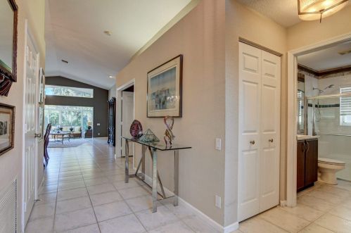 6590 Maybrook Rd, Boynton Beach FL 33437-6411 exterior