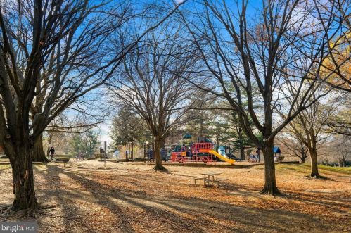 4720 Chevy Chase Dr, Bethesda MD  20815-6429 exterior