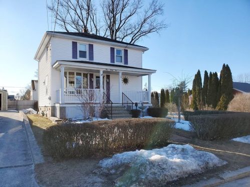 135 Knight St, Woonsocket, RI 02895-6449